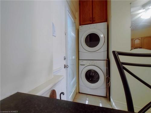 40 Ordnance Street, Kingston, ON - Indoor Photo Showing Laundry Room