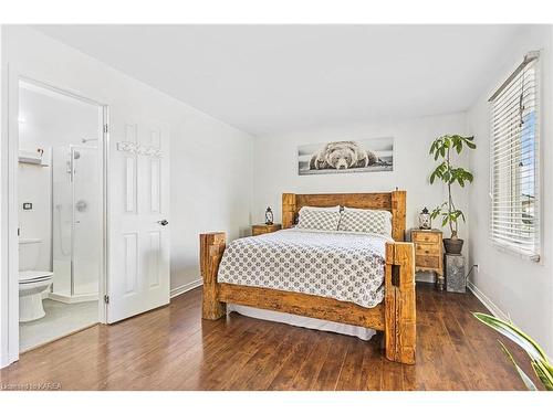 849 Queen Street, Gananoque, ON - Indoor Photo Showing Bedroom
