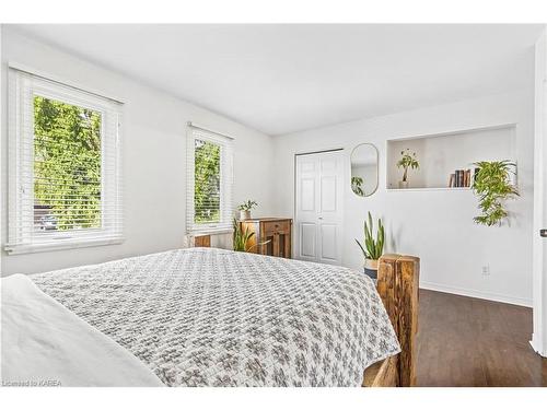 849 Queen Street, Gananoque, ON - Indoor Photo Showing Bedroom