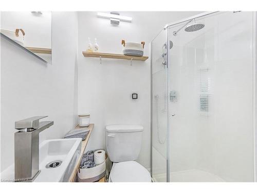 849 Queen Street, Gananoque, ON - Indoor Photo Showing Bathroom