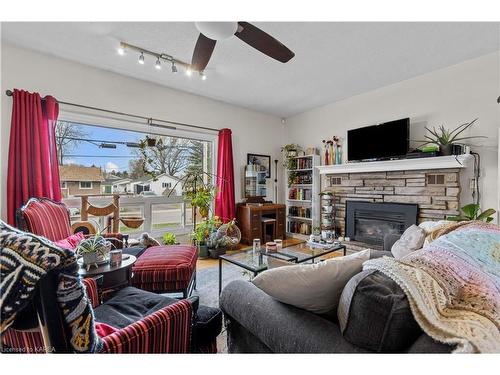 185 Elm Street, Gananoque, ON - Indoor Photo Showing Living Room With Fireplace