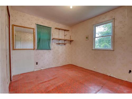 94 Willow Point Lane, Greater Napanee, ON - Indoor Photo Showing Other Room
