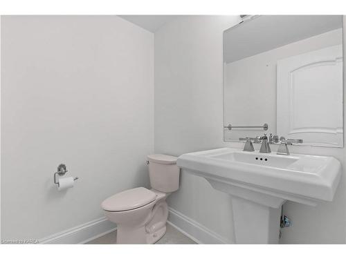 1303-5 Gore Street, Kingston, ON - Indoor Photo Showing Bathroom