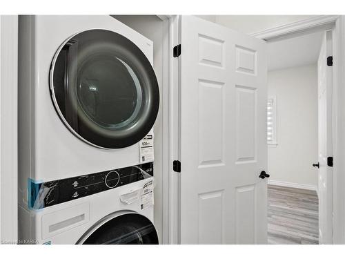 201 Creighton Drive, Odessa, ON - Indoor Photo Showing Laundry Room