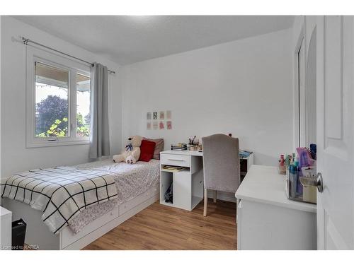 1059 Greenwood Park Drive, Kingston, ON - Indoor Photo Showing Bedroom