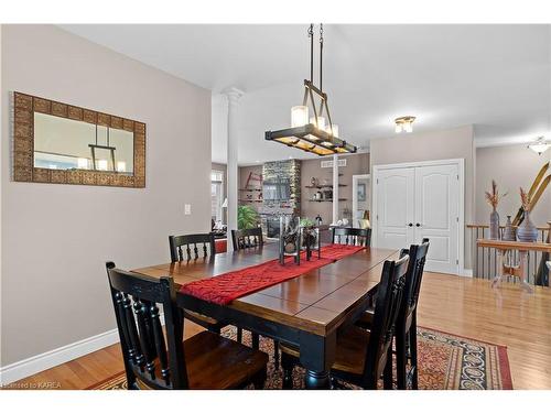 833 Roshan Drive, Kingston, ON - Indoor Photo Showing Dining Room