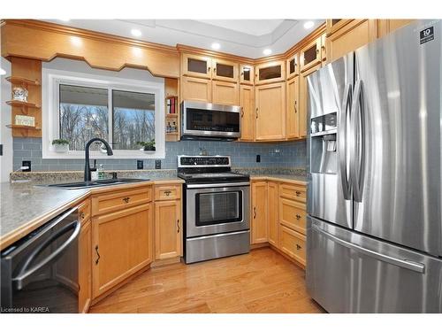 175 Brennan Road, Belleville, ON - Indoor Photo Showing Kitchen With Double Sink