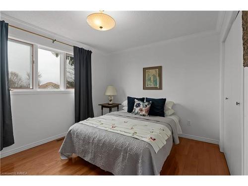 385 Renda Street, Kingston, ON - Indoor Photo Showing Bedroom