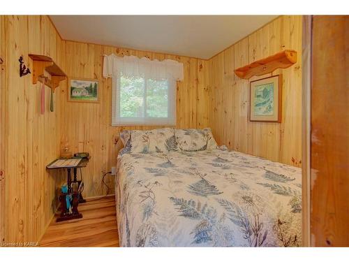 1145 Pine Path, Clarendon Station, ON - Indoor Photo Showing Bedroom