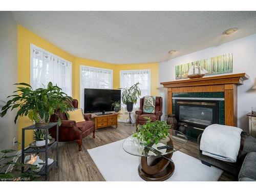 192 Centre Street, Deseronto, ON - Indoor Photo Showing Living Room With Fireplace