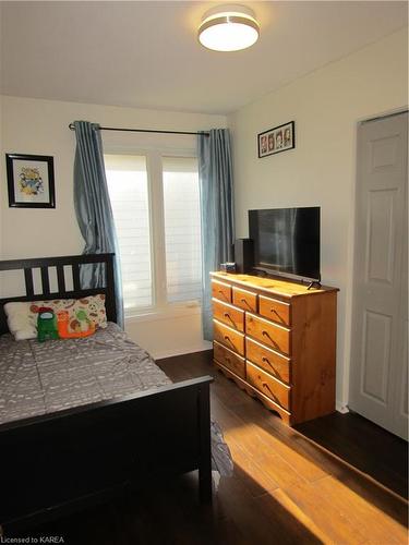721 Holgate Crescent, Kingston, ON - Indoor Photo Showing Bedroom