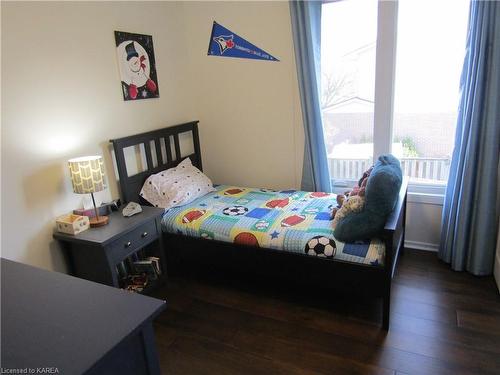 721 Holgate Crescent, Kingston, ON - Indoor Photo Showing Bedroom