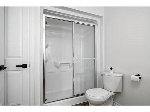 1407 Monarch Drive, Kingston, ON - Indoor Photo Showing Bathroom