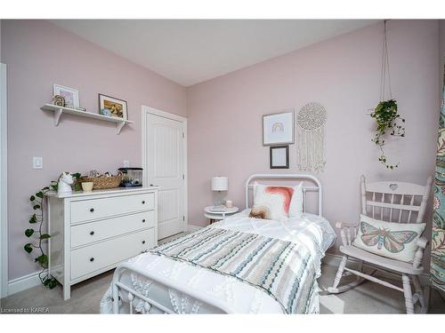 136 Morgan Drive, Sydenham, ON - Indoor Photo Showing Bedroom