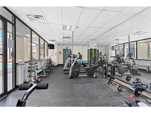 606-1000 King Street W, Kingston, ON - Indoor Photo Showing Gym Room
