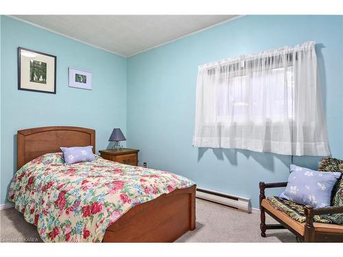 1124 Otter Point Lane, Sydenham, ON - Indoor Photo Showing Bedroom