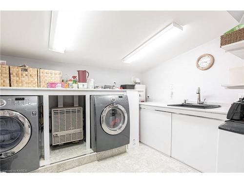 1029 Osprey Lane, Perth Road Village, ON - Indoor Photo Showing Laundry Room