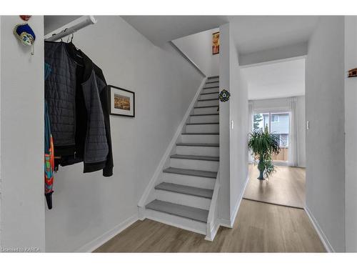 987 Amberdale Crescent, Kingston, ON - Indoor Photo Showing Other Room