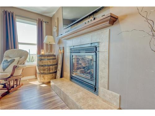 806 Reeds Bay Road, Wolfe Island, ON - Indoor With Fireplace