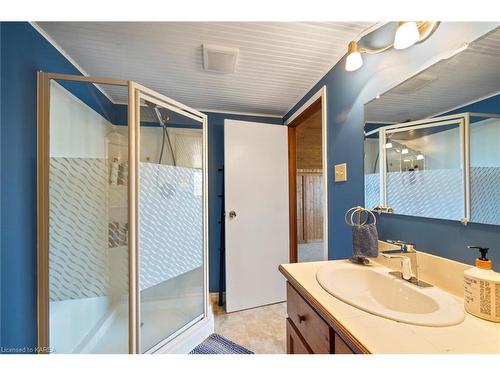 416 Garden Street, Gananoque, ON - Indoor Photo Showing Bathroom
