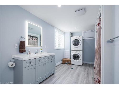 172 Morenz Crescent, Kingston, ON - Indoor Photo Showing Laundry Room