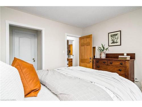 158 Fairview Road, Kingston, ON - Indoor Photo Showing Bedroom