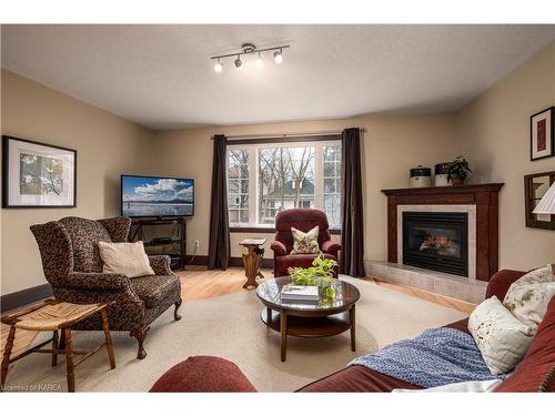 28 Toronto Street, Kingston, ON - Indoor Photo Showing Living Room With Fireplace