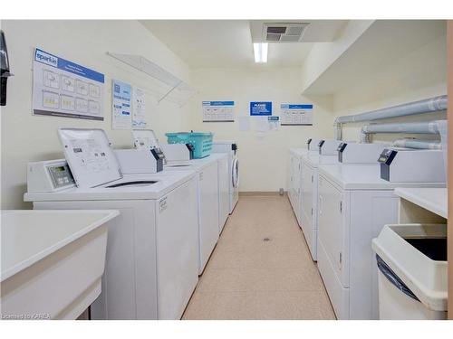 301-316 Kingsdale Avenue, Kingston, ON - Indoor Photo Showing Laundry Room