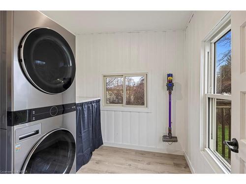 1893B Howe Island Drive, Gananoque, ON - Indoor Photo Showing Laundry Room