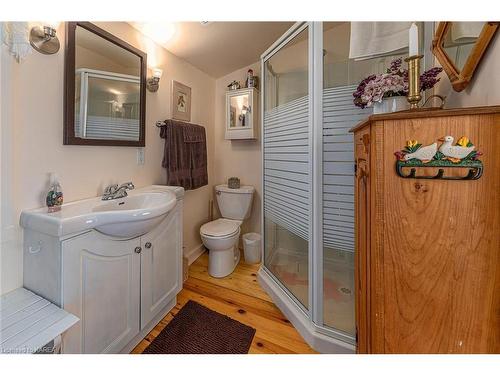 700 Tar Island, Rockport, ON - Indoor Photo Showing Bathroom