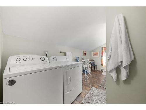 175 Airport Parkway, Belleville, ON - Indoor Photo Showing Laundry Room