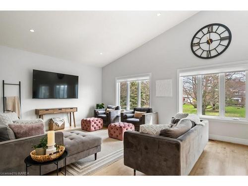 1234 Mazzolin Crescent, Kingston, ON - Indoor Photo Showing Living Room