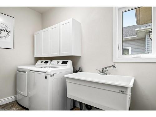 1234 Mazzolin Crescent, Kingston, ON - Indoor Photo Showing Laundry Room