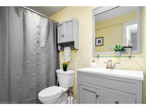 1234 Mazzolin Crescent, Kingston, ON - Indoor Photo Showing Bathroom