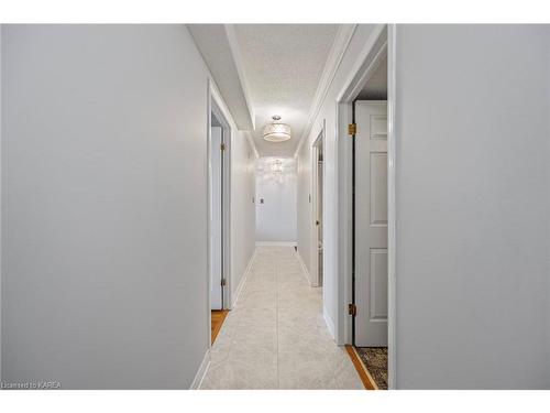 710-675 Davis Drive, Kingston, ON - Indoor Photo Showing Other Room