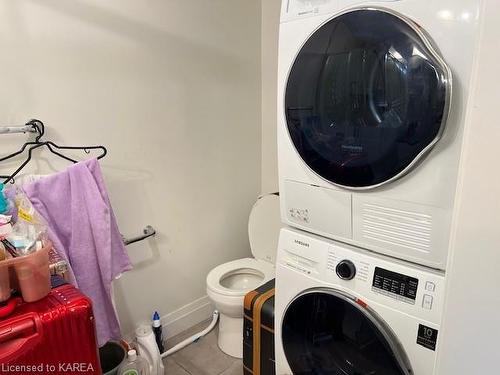 904-652 Princess Street, Kingston, ON - Indoor Photo Showing Laundry Room