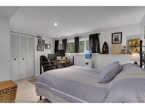 834 Sandringham Place, Kingston, ON - Indoor Photo Showing Bedroom