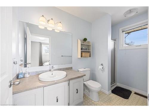 27 Nicholson Crescent, Amherstview, ON - Indoor Photo Showing Bathroom
