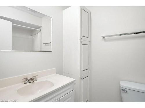1042 Craig Lane, Kingston, ON - Indoor Photo Showing Bathroom