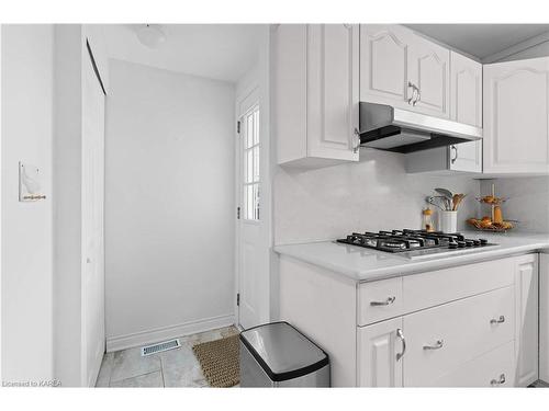 934 Hudson Drive, Kingston, ON - Indoor Photo Showing Kitchen