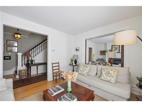 43 Main Street, Westport, ON - Indoor Photo Showing Living Room