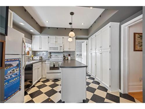 43 Main Street, Westport, ON - Indoor Photo Showing Kitchen