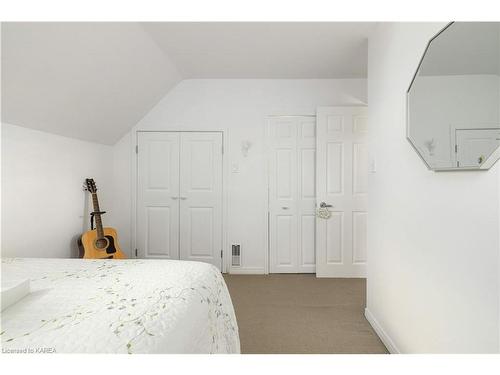 4068 County Road 29, Elizabethtown, ON - Indoor Photo Showing Bedroom