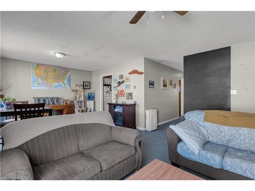 343-345 Forsyth Street, Gananoque, ON - Indoor Photo Showing Living Room