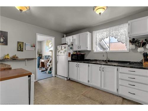 343-345 Forsyth Street, Gananoque, ON - Indoor Photo Showing Kitchen