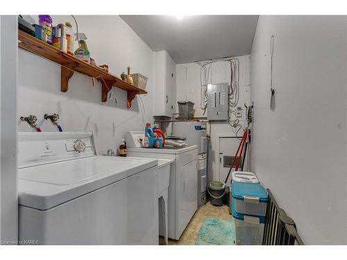 343-345 Forsyth Street, Gananoque, ON - Indoor Photo Showing Laundry Room