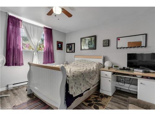 343-345 Forsyth Street, Gananoque, ON - Indoor Photo Showing Bedroom