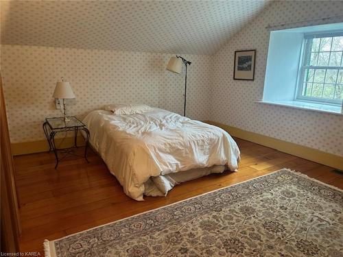2819 Railton Road, Sydenham, ON - Indoor Photo Showing Bedroom