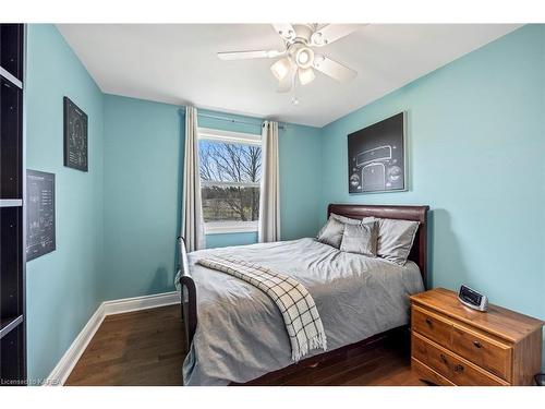101 Main Street, Seeleys Bay, ON - Indoor Photo Showing Bedroom