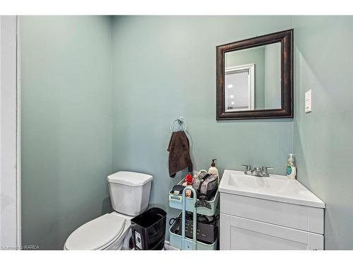101 Main Street, Seeleys Bay, ON - Indoor Photo Showing Bathroom